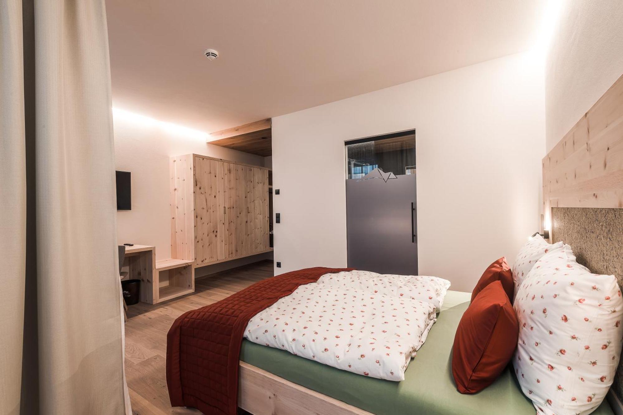 Hotel Panoramic Lotsch Sarentino Room photo